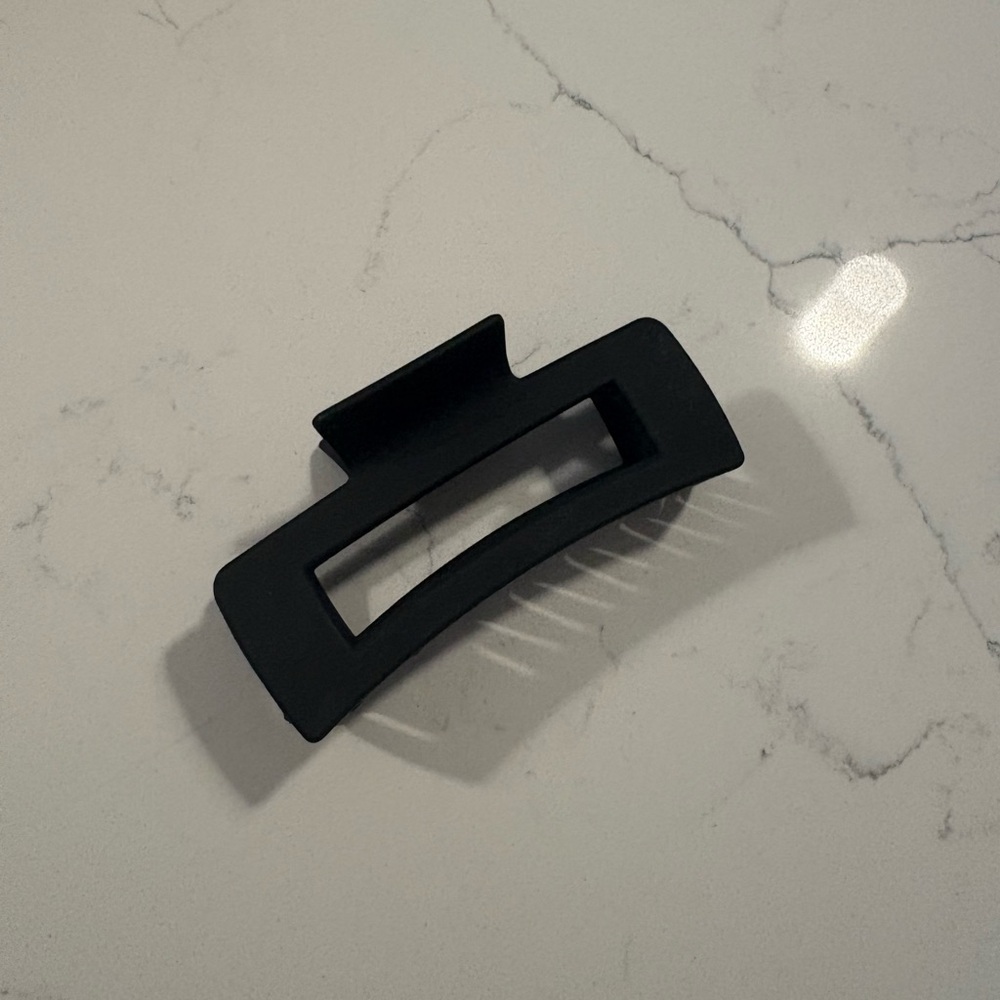 Lulus Black Hair Claw Clip